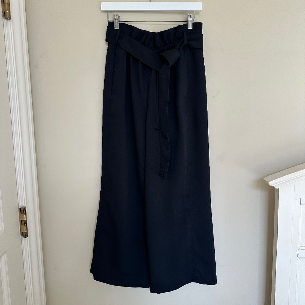 Aritzia Wilfred Cropped Pants/Culottes with Tie Belt in Black
